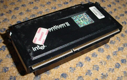 Picture of CPU Intel Pentium II 300MHz + Koelrib