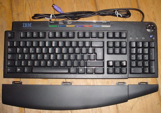Picture of IBM Zwart PS/2 keyboard